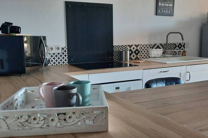 Gîte pour 2 personnes, avec jardin à Puyloubier