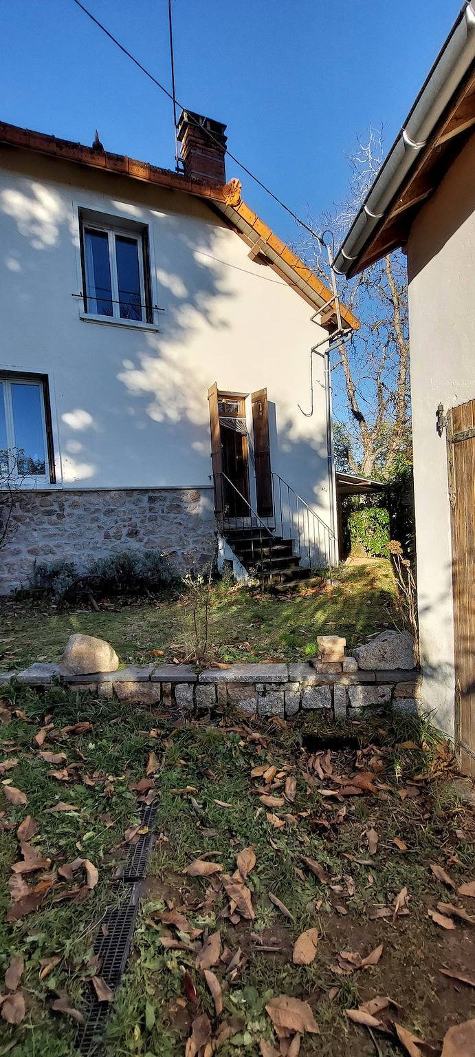 Maison la Carrée in Châtel-Montagne, Région de Vichy