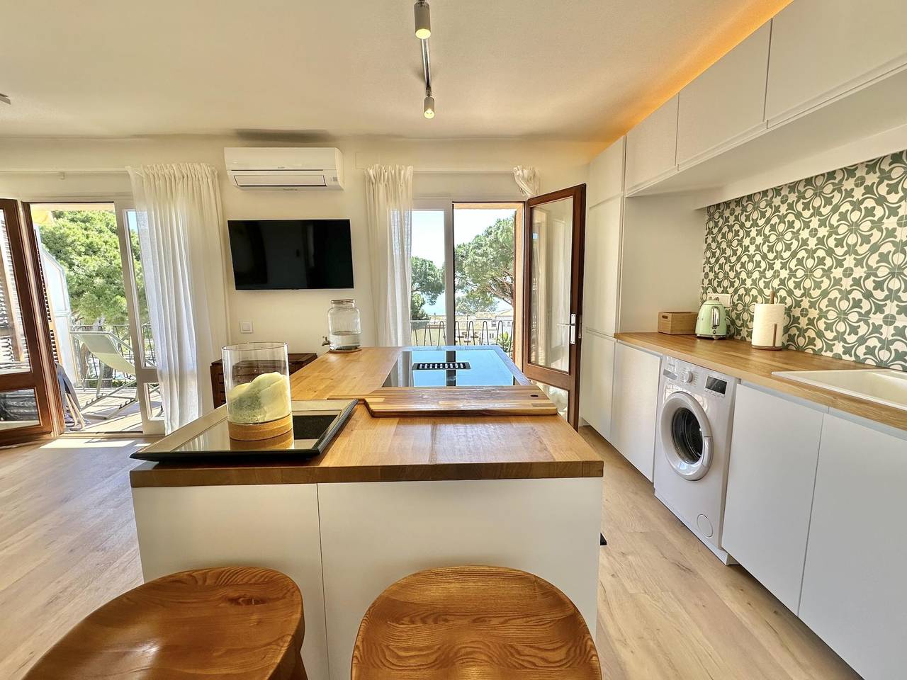 Ganze Ferienwohnung, Exklusive Wohnung in Belladona in erster Meereslinie in Platja de Sant Jordi (Calonge), Calonge
