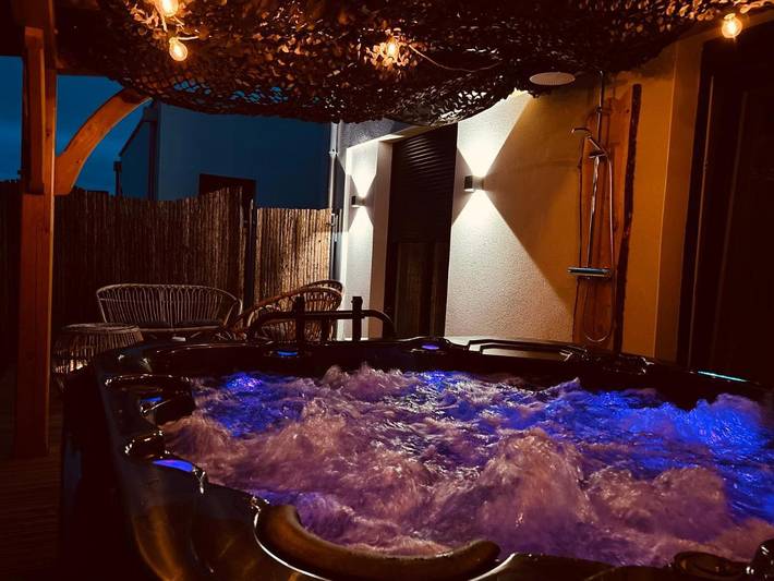 Gîte pour 4 personnes, avec jacuzzi et jardin dans Écaillon