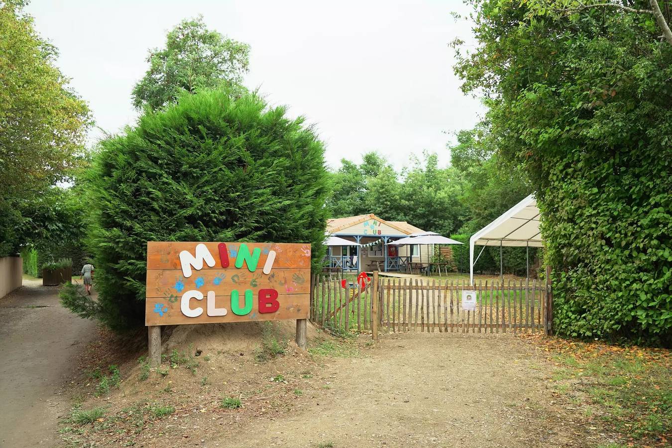 Mobil-home | Classic | 2 Ch. | 4 pers. | Terrasse surélevée non couverte in Saint-Julien-des-Landes, Vallée de la Loire