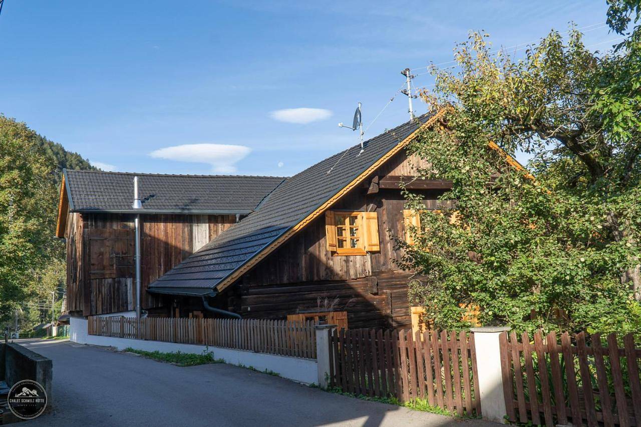 Chalet Schmelz Huette mit Sauna und Garten in Kreuzeckgruppe, Flattach
