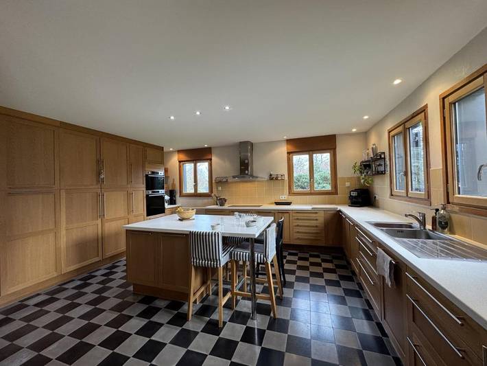 Location de vacances pour 10 personnes, avec jardin et piscine à La Bazoge - 3