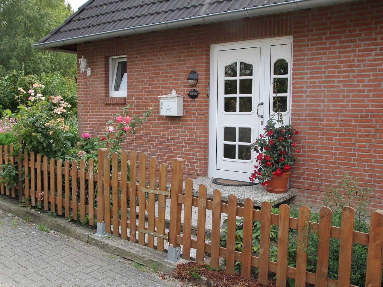 Entire apartment, Apartment 'An Der Müritz' with Private Garden and Wi-Fi in Klink, Müritz