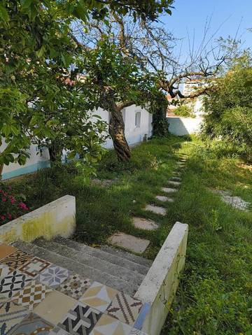 Maison d’hôte pour 2 personnes, avec terrasse ainsi que vue et jardin à Costa da Caparica
