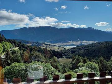 Gîte pour 5 personnes, avec vue sur le lac ainsi que balcon et vue à Puyvalador