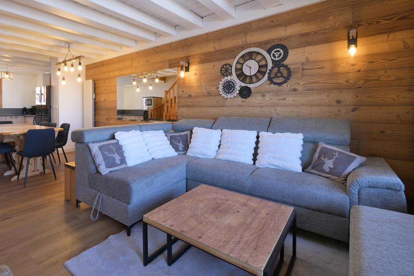 Ganze Wohnung, Appartement 'Lesetoilesdelaplagne Chalet 17' mit Bergblick und Balkon in Belle Plagne, La Plagne-Tarentaise