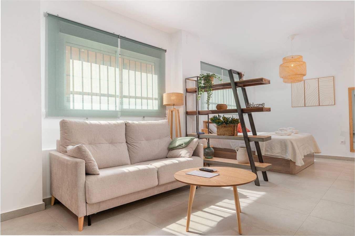 Apartamento entero, Apartamento 'Nuevo Estudio Junto A Sta Justa 1' con Wi-Fi y Aire Acondicionado in San Pablo-Santa Justa, Sevilla