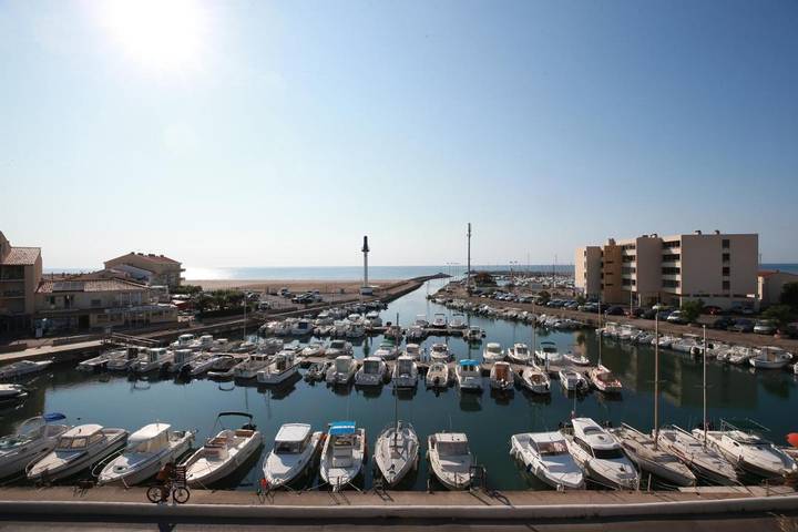 Camping pour 6 personnes, avec Terrasse ainsi que Bassin pour enfant et Piscine à Narbonne - 3