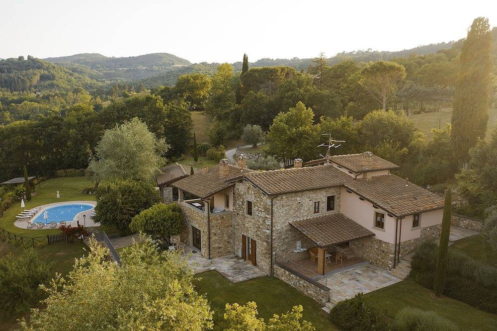 Entire property with exclusivity and privacy in Poppi, Casentino