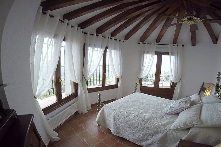 Lujo Villa de 4 dormitorios - 10 litera - piscina privada climatizada - impresionantes vistas al mar in Pego, Costa Blanca