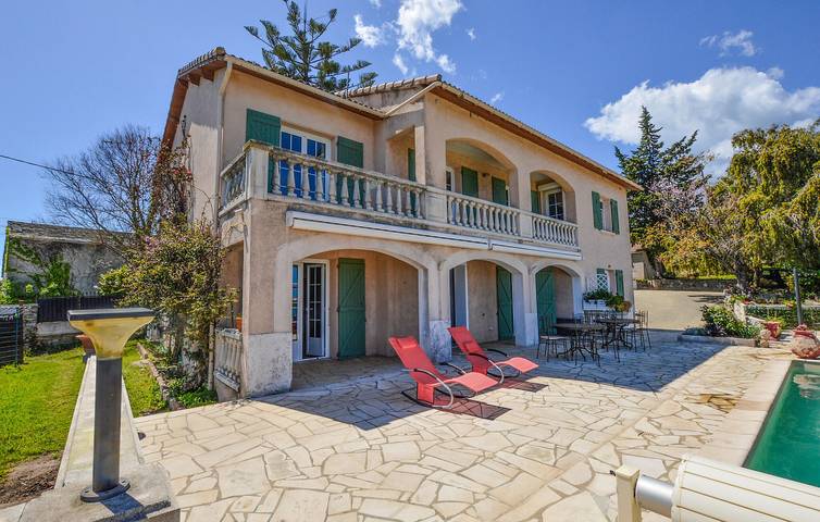 Location de vacances pour 10 personnes, avec piscine à Cervione - 2