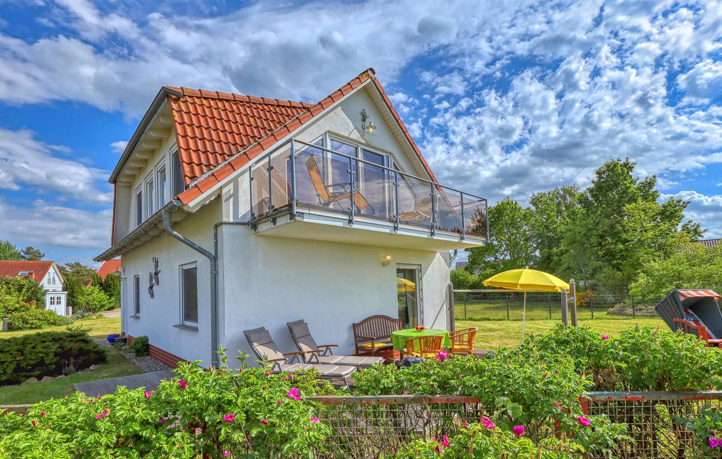 Ganze Ferienwohnung, Modernes Apartment mit Terrasse und Parkplatz, nahe der Küste und Restaurants in Fuhlendorf, Vorpommern