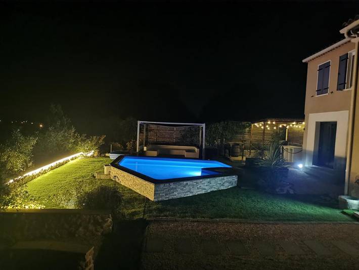 Location de vacances pour 2 personnes, avec jardin et vue ainsi que piscine et terrasse à Villelaure - 4