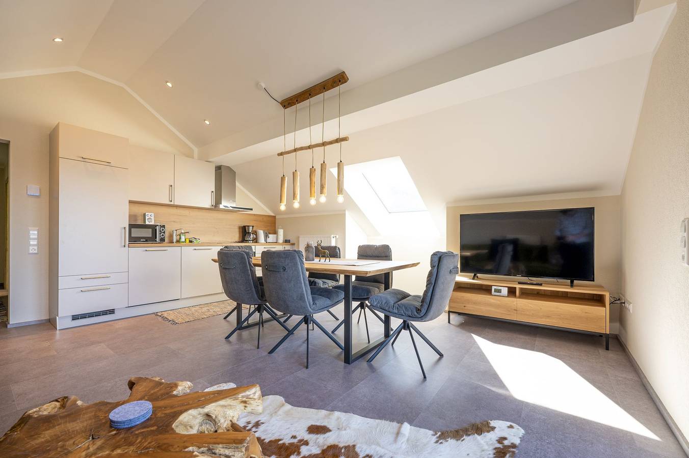 Ganze Wohnung, Ferienwohnung Hirsch" mit Bergblick, Balkon und Wlan in Loffenau, Nordschwarzwald