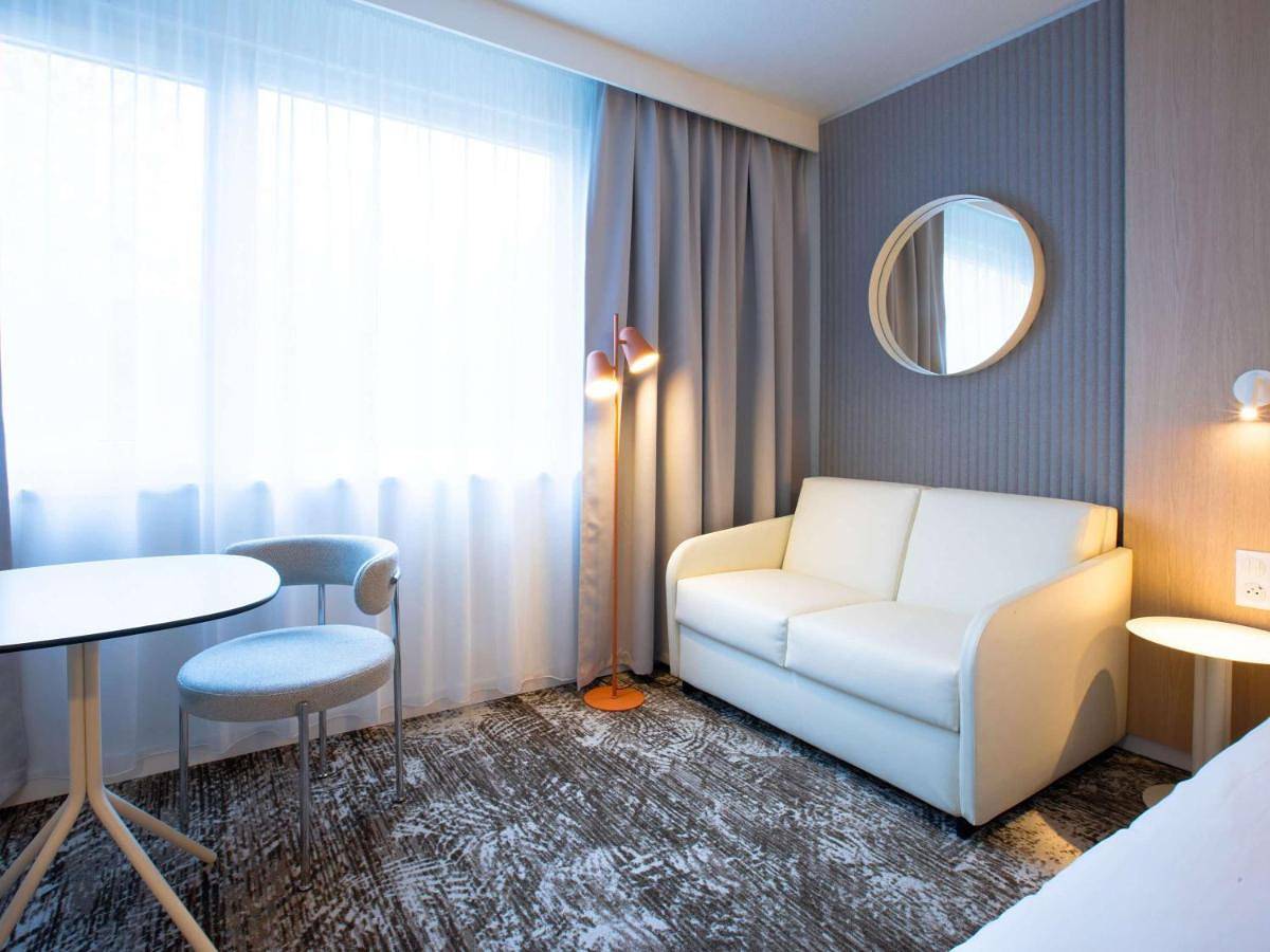 Superior Room with 1 Double Bed and 1 Single Bed in Sausheim, Région de Mulhouse