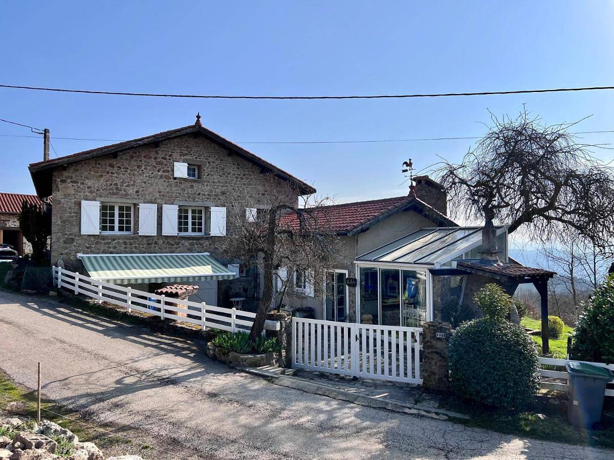 Grande maison en pierre à la campagne, belle vue in Aurec-sur-Loire, Haute-Loire