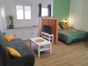 Gîte pour 3 personnes, avec terrasse à La Roche-Chalais