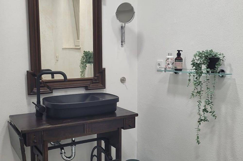 Ganze Wohnung, Gemütliche Ferienwohnung in altem Bauernhof neu renoviert 2025 in Strullendorf, Landkreis Bamberg