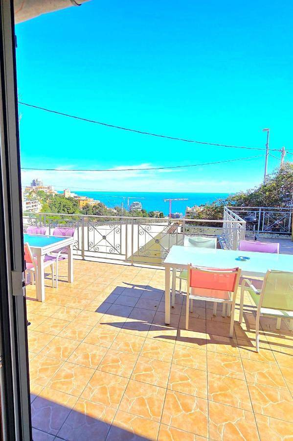 Villa pour 11 personnes, avec Balcon ainsi que Terrasse et Vue à Beausoleil
