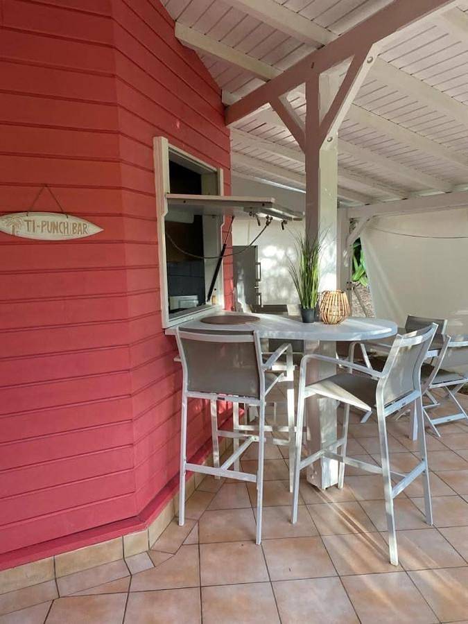 Location de vacances pour 4 personnes, avec piscine et jardin dans Plage de l’Anse Vinaigri - 2