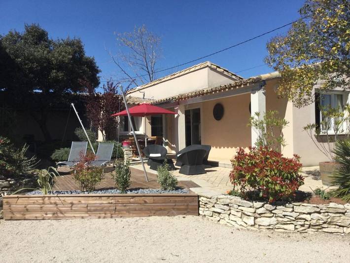 Gîte pour 5 personnes, avec jardin ainsi que piscine et vue à Lirac