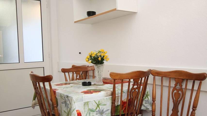Ferienwohnung für 4 Personen, mit Terrasse in Baska Voda - 2
