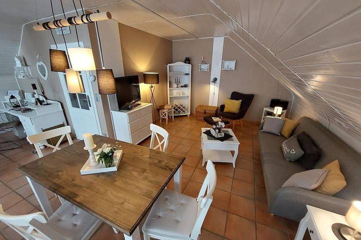 Ferienwohnung für 2 Personen, mit Balkon und Garten