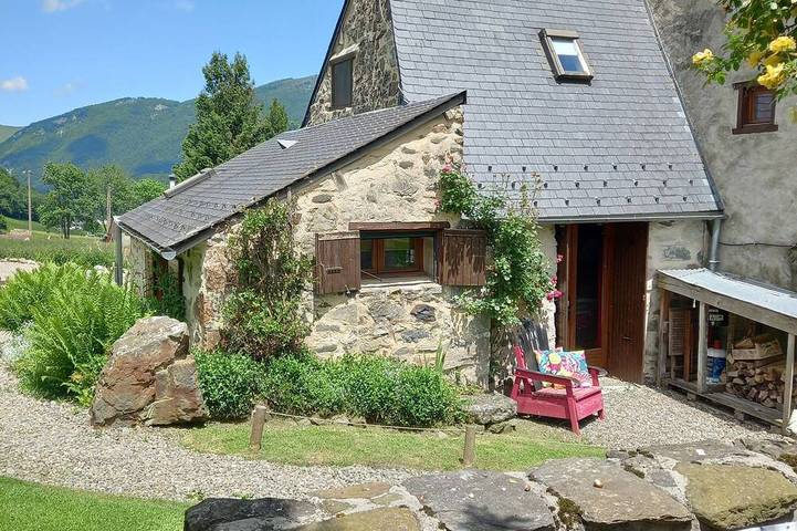 Gîte pour 4 personnes, avec Terrasse et Jardin à Campan