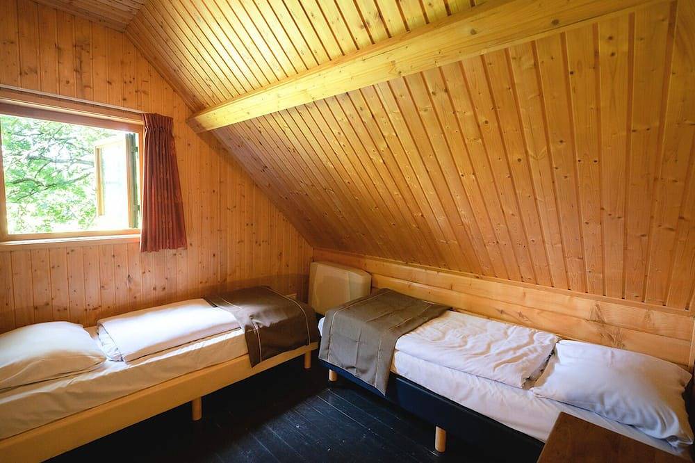 Cozy Swedish group home in forest with private parking in Soest (Niederlande), Utrecht und Umgebung