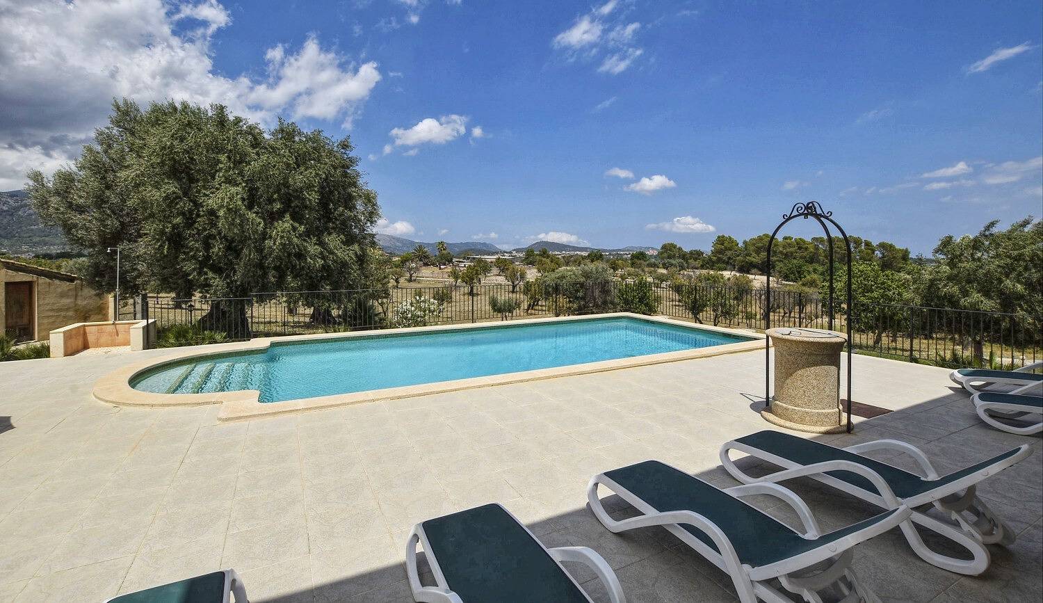 Casa de férias 'Sastre Blanquer' com vista para a montanha, Wi-Fi e ar condicionado in Moscari, Selva (Espanha)