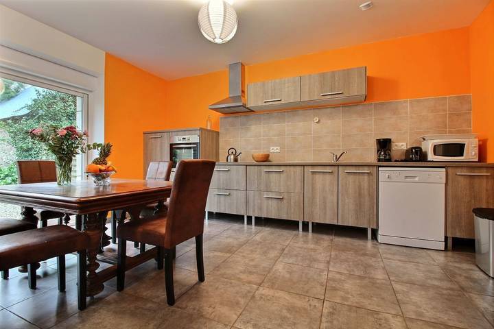 Gîte pour 4 personnes, avec Jacuzzi et Terrasse ainsi que Jardin et Piscine à Jugon-les-Lacs - 4