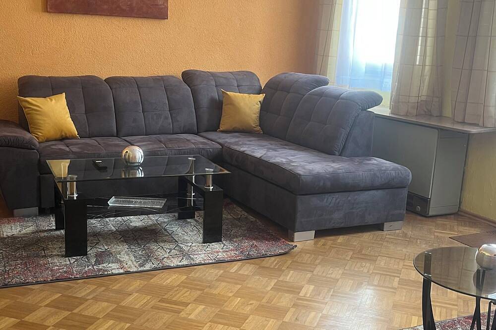 Ganze Wohnung, Wunderschöne Ferienwohnung  mit Balkon und Fahrradraum, für bis zu 6 Personen. in Sankt Goar, Mittelrhein