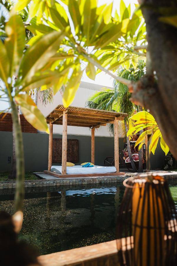 Chalet para 10 personas, con vistas además de jardín y piscina - 1