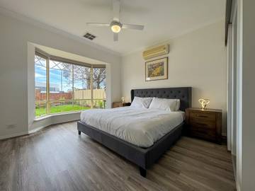 Holiday Apartment for 10 People in Adelaide, South Australia, Photo 1