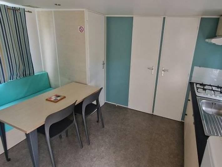Mobil home pour 4 personnes, avec bassin pour enfant, animaux acceptés à Signes - 3