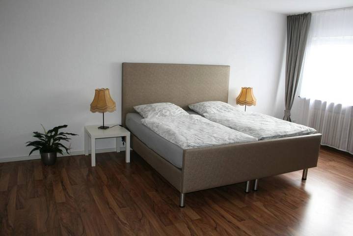 Ferienwohnung für 6 Personen, mit Terrasse und Garten sowie Ausblick, mit Haustier in Waldbronn