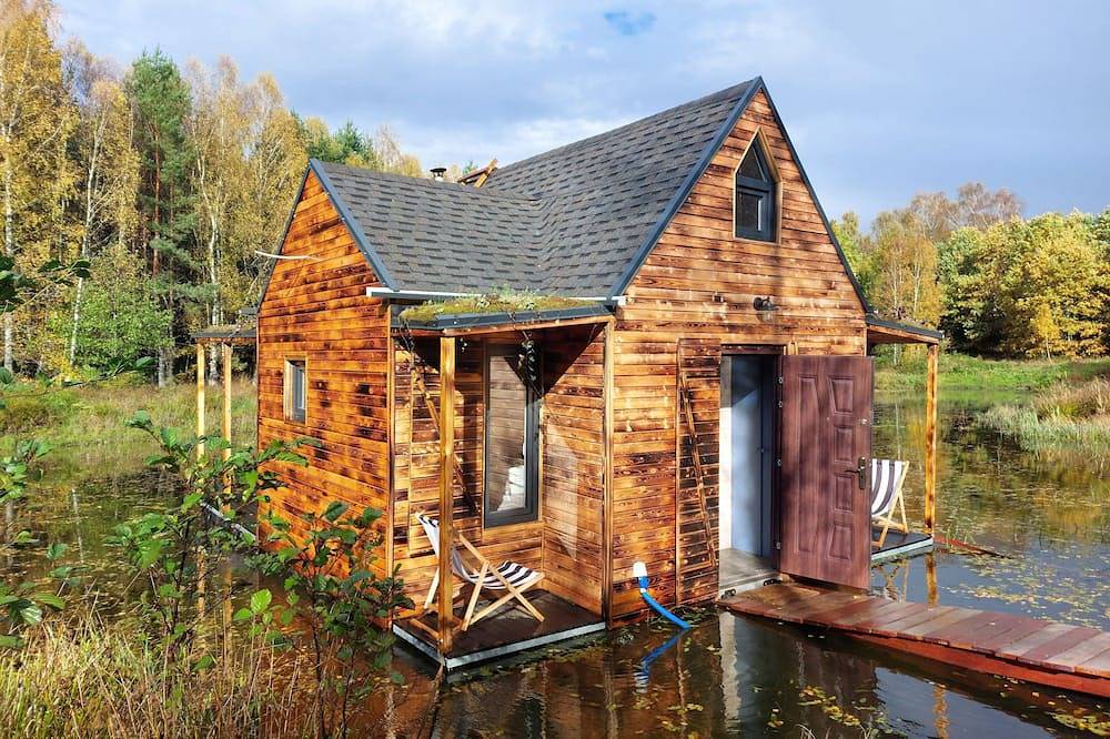 Heather hut, cottage on a pond + 2 hectars of area in Polnische Ostsee