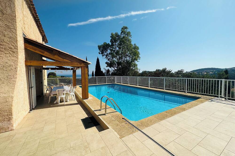 Villa pour 12 Personnes dans Saint-Raphaël, Région de Draguignan