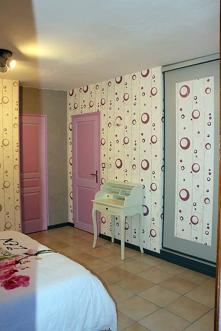 Chambre d’hôte pour 3 personnes, avec piscine et jardin dans l' Ain - 3