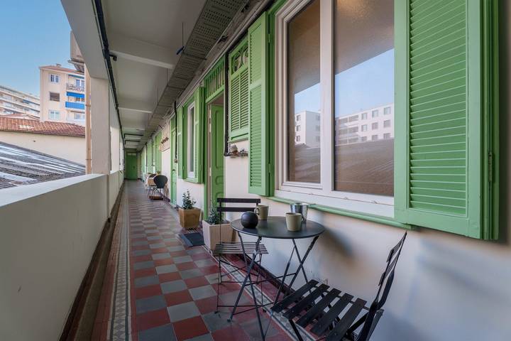 Gîte pour 4 personnes, avec balcon, adapté aux familles dans Port de Nice - 3