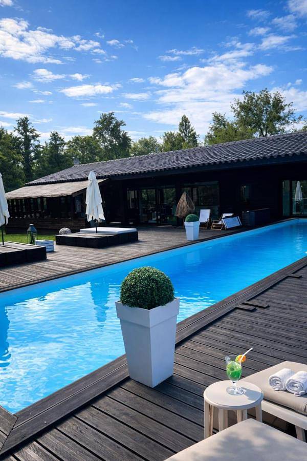 Location de vacances pour 8 personnes, avec Jacuzzi et Terrasse ainsi que Jardin et Piscine à Martillac