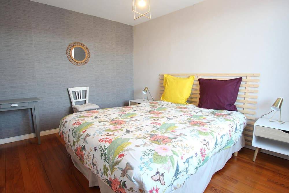 Charmante maison rénovée avec 2 chambres, à 3 km de la mer, proche commerces, parking, wifi. in Les Pieux, Côte de la Déroute