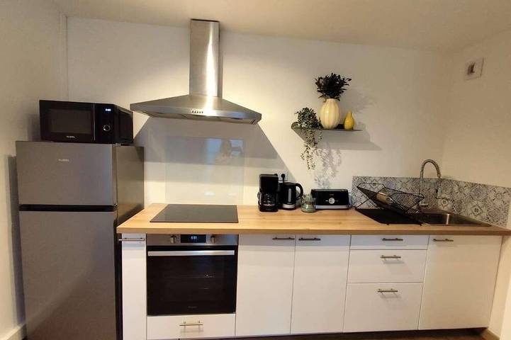 Appartement entier, Un pied à terre idéal en couple ou en famille, à 10mns de Cassis. in Carnoux-en-Provence, Côte méditerranéenne (France)
