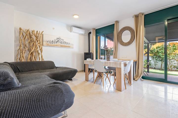 Casa de vacaciones 'Casa Xabi' con piscina compartida, Wi-Fi y aire acondicionado in Miami Platja, Montroig