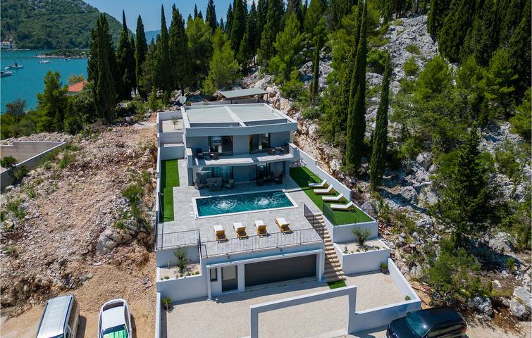 Appartement confortable avec vue sur la mer, piscine, Wi-Fi et parking - À 300 m de la plage in Blace, Dubrovnik-Neretva