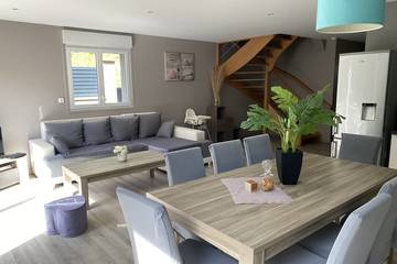 Gîte pour 8 personnes, avec jardin ainsi que terrasse et jacuzzi, animaux acceptés dans Parc Bagatelle