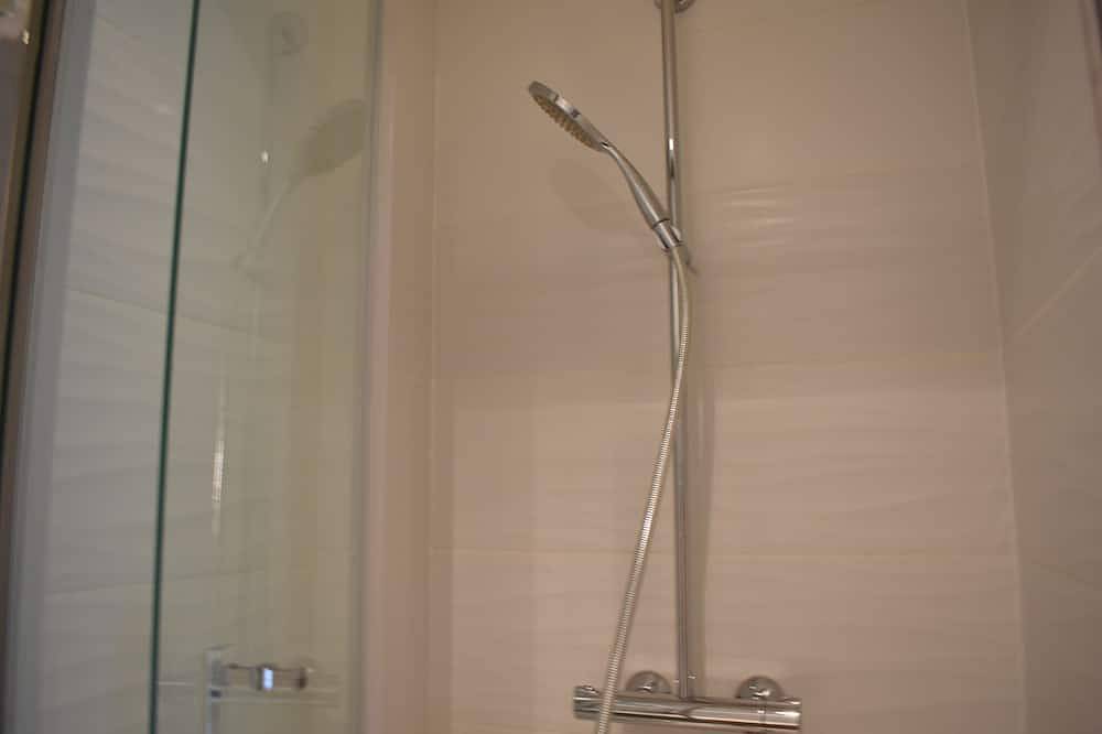 Ganze Wohnung, Bright Studio Apartment With High View in Paris, Ile de France