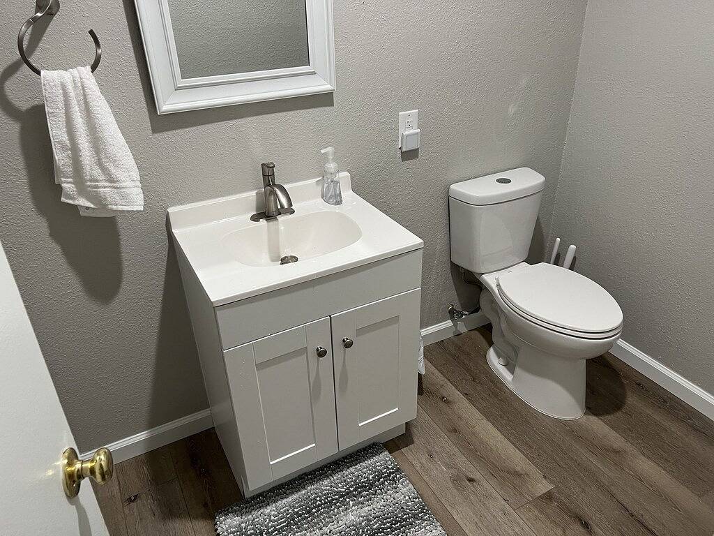 Cheerful 2 bedroom home 20 minutes from downtown in Houston, Harris County