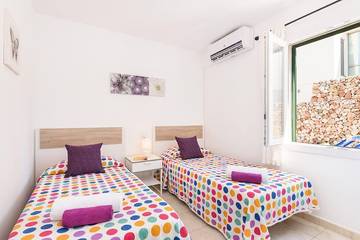 Villa pour 6 Personnes dans Cala Blanca, Ciutadella, Photo 2